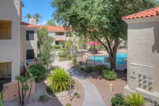 Photo #6: 5993488 Listing