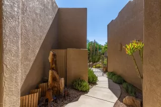 Photo #5: 5994156 Listing