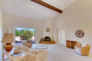Photo #5: 5994846 Listing