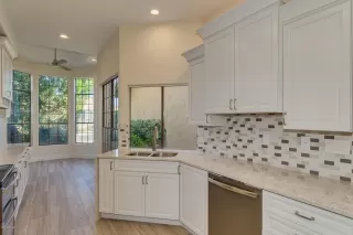 Photo #2: 5995899 Listing