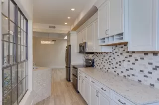 Photo #3: 5995899 Listing