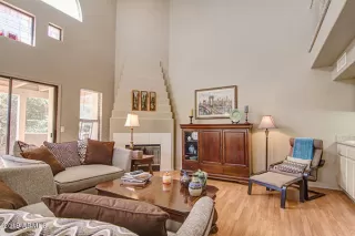 Photo #5: 5996453 Listing