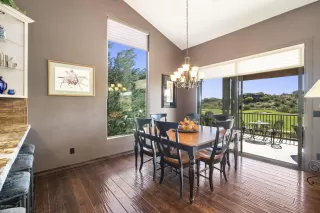 Photo #4: 5996919 Listing