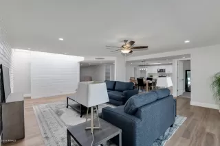 Photo #4: 5997630 Listing 