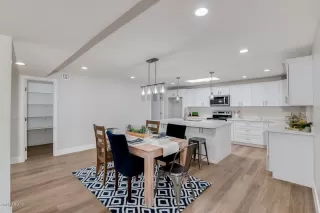 Photo #6: 5997630 Listing 