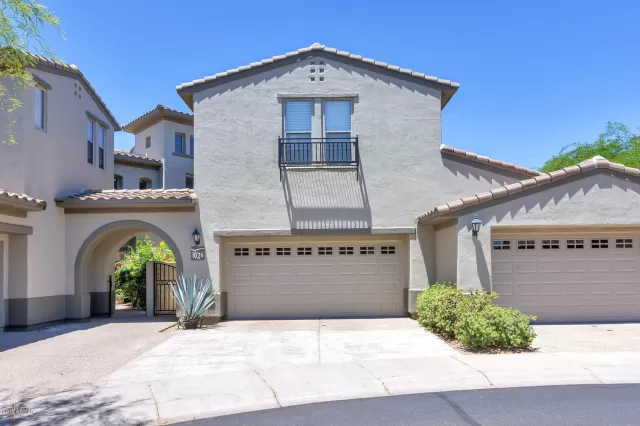 MLS: 5998258 Condo For Sale