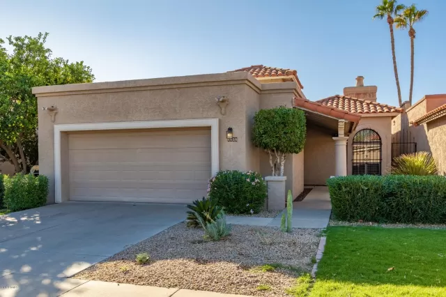 MLS: 5998272 Condo For Sale