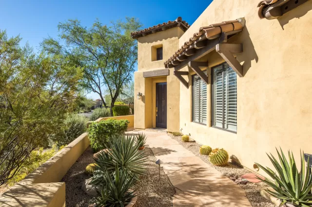 MLS: 5998593 Condo For Sale