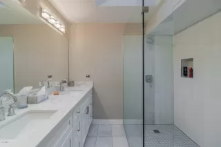 Photo #1: 5998799 Listing 