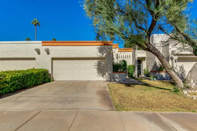 MLS: 5998906 Condo For Sale