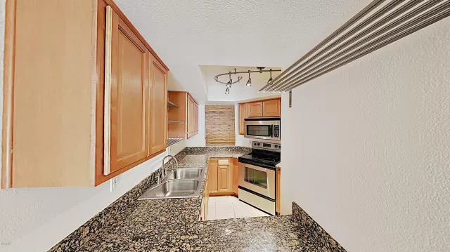 MLS: 5998961 Condo For Sale