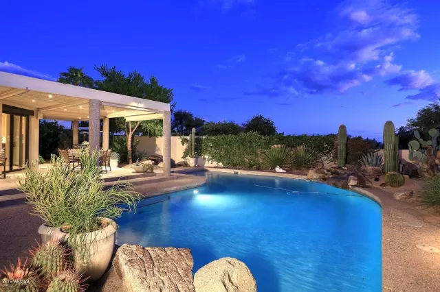 MLS: 5999524 Condo For Sale