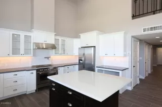 Photo #1: 5999978 Listing 