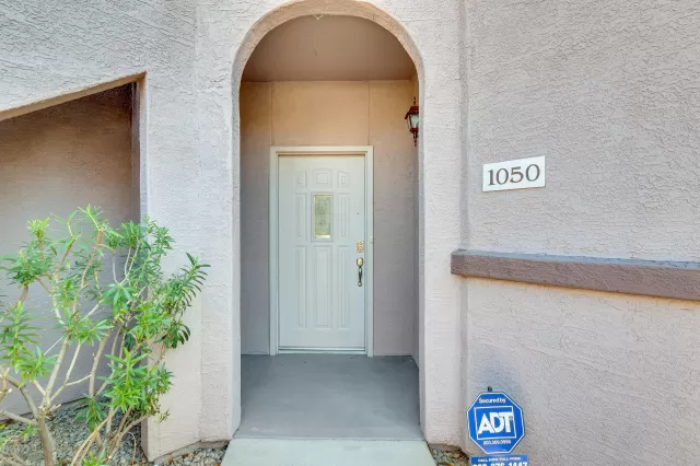 MLS: 6000252 Condo For Sale