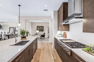 Photo #5: 6000743 Listing