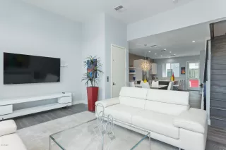 Photo #4: 6001409 Listing