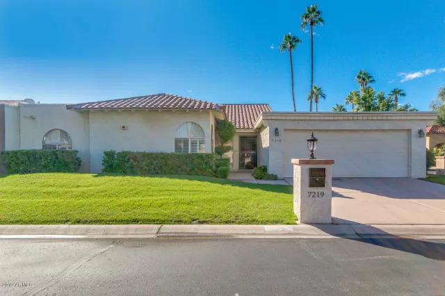 MLS: 6001756 Condo For Sale