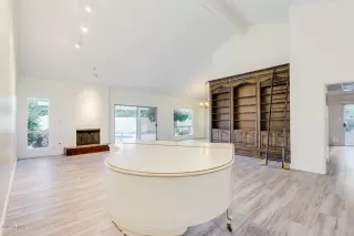 Photo #6: 6001756 Listing