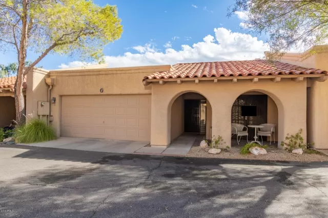 MLS: 6001950 Condo For Sale