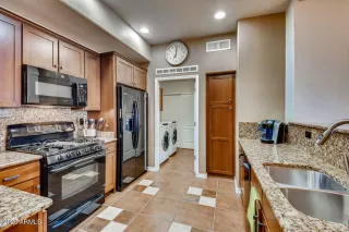 Photo #6: 6002768 Listing