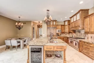 Photo #6: 6003636 Listing