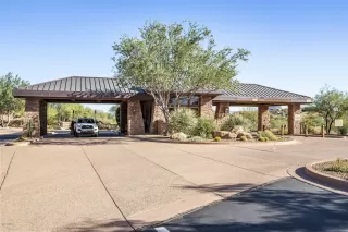 Photo #6: 6005500 Listing