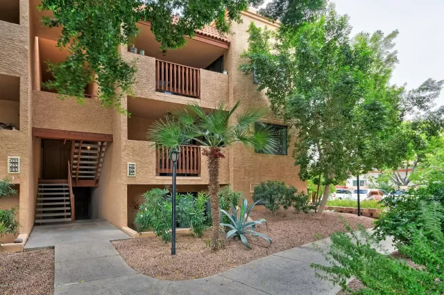 MLS: 6007578 Condo For Sale