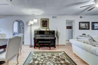 Photo #2: 6007578 Listing