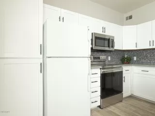 Photo #2: 6007660 Listing