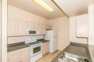 Photo #5: 6007997 Listing