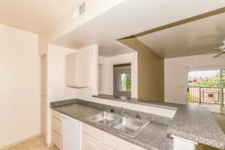 Photo #6: 6007997 Listing