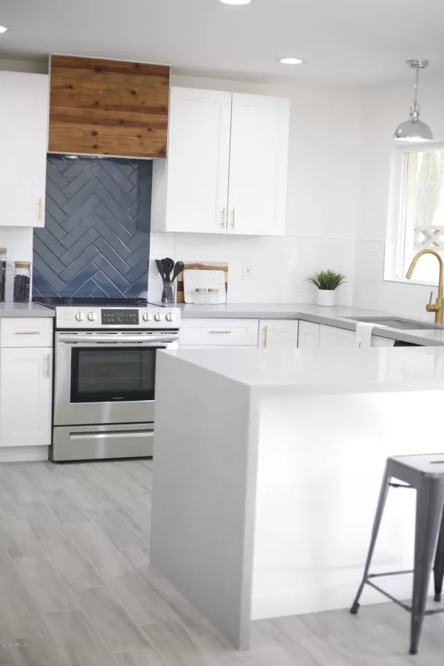 MLS: 6008133 Condo For Sale