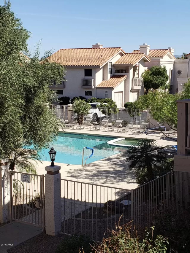 MLS: 6008162 Condo For Sale