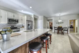 Photo #4: 6008570 Listing