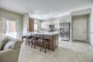 Photo #5: 6008570 Listing