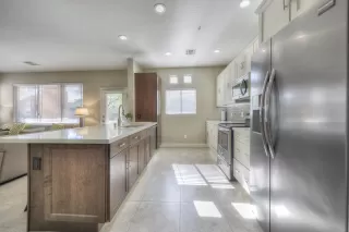 Photo #6: 6008570 Listing