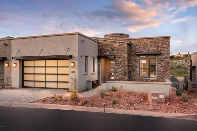 MLS: 6008751 Condo For Sale