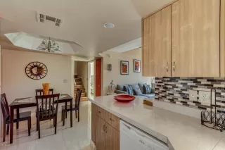 Photo #5: 6009887 Listing