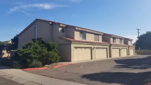 MLS: 6010609 Condo For Sale