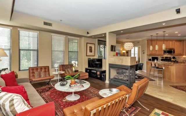 MLS: 6010863 Condo For Sale