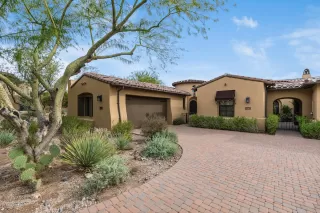 Photo #2: 6011448 Listing