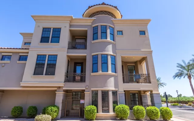 MLS: 6011568 Condo For Sale