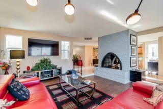 Photo #5: 6011849 Listing 