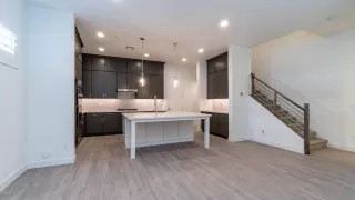 Photo #6: 6012108 Listing