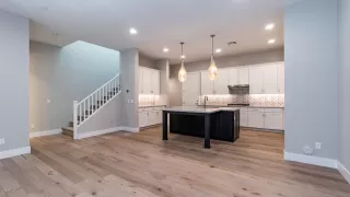 Photo #5: 6012129 Listing