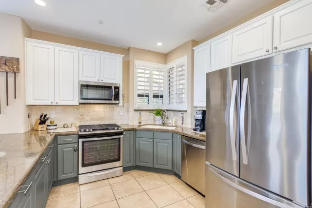 MLS: 6012331 Condo For Sale