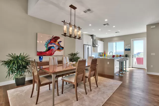 MLS: 6013433 Condo For Sale