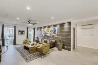 Photo #5: 6013709 Listing