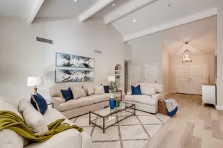 Photo #6: 6013767 Listing