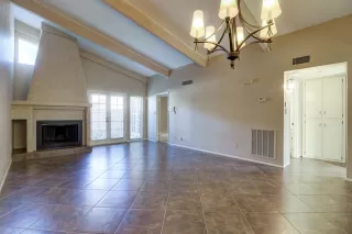 Photo #2: 6013839 Listing 